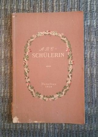 , ..: ABC-Schulerin/